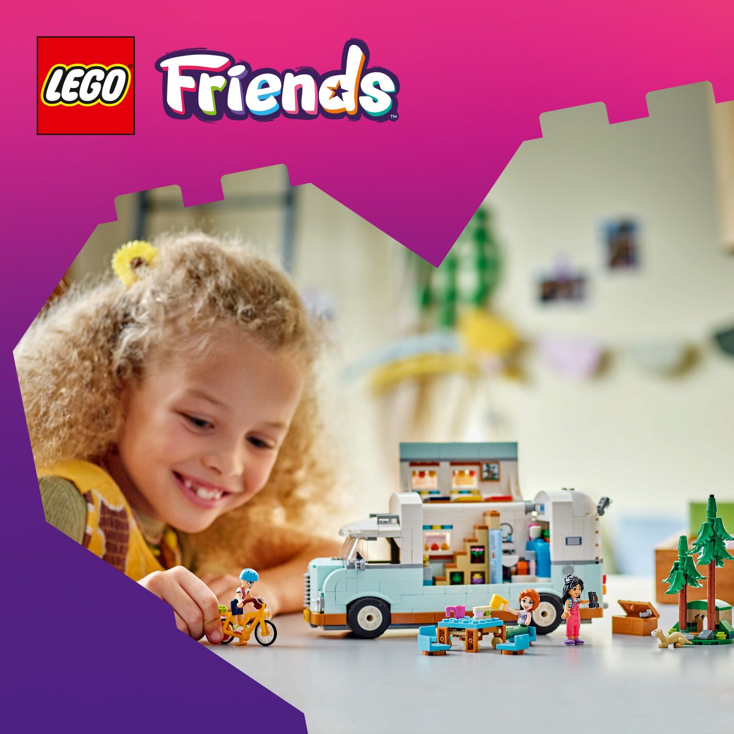 Z&aacute;bavn&eacute; t&aacute;bořen&iacute; s postavami LEGO&reg; Friends